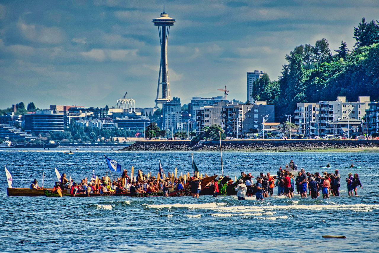 UPDATE Tribal canoe journey landing greeted by thousands at Alki
